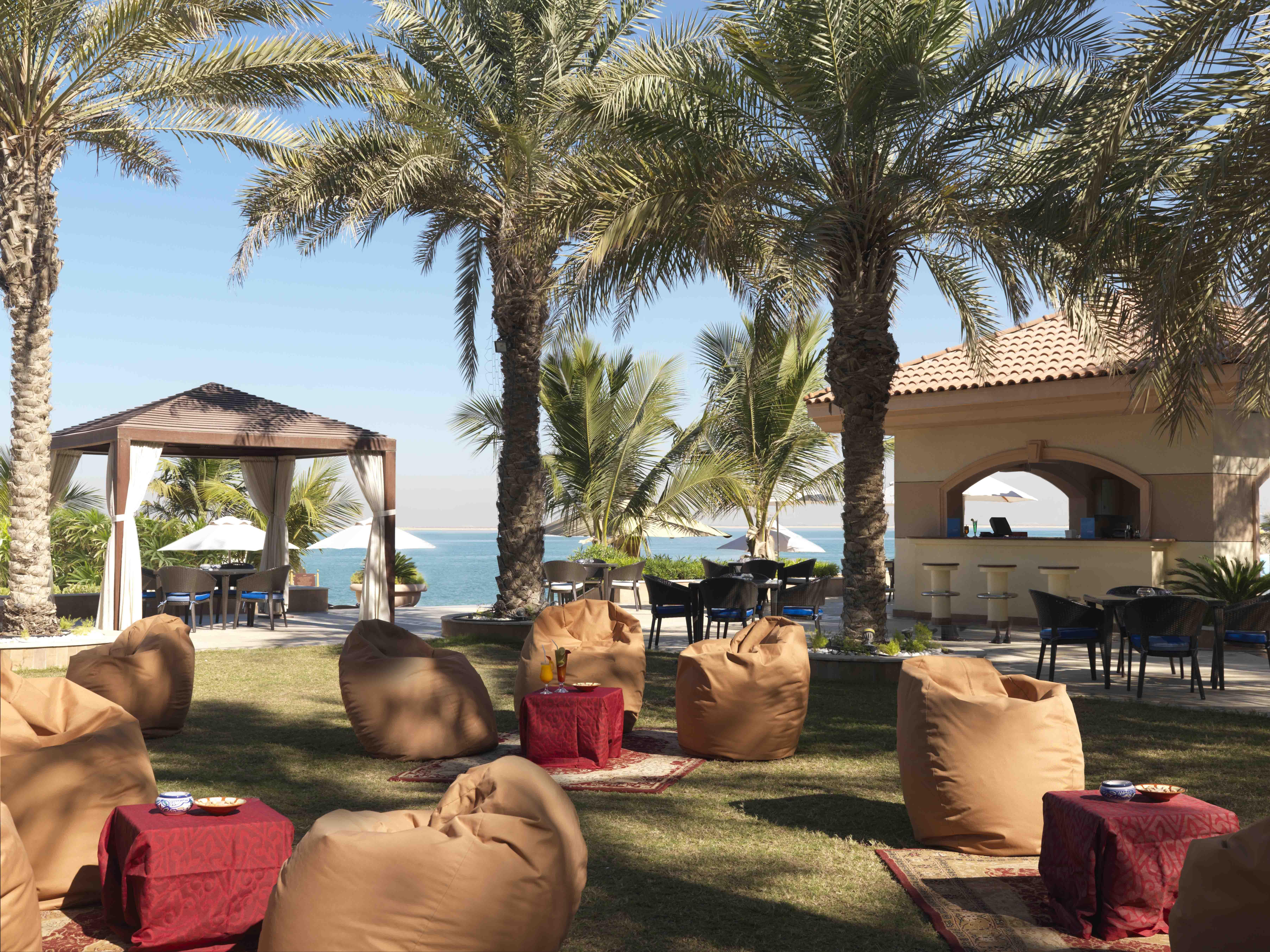 Al Raha Beach Hotel Abu Dabi Restaurante foto